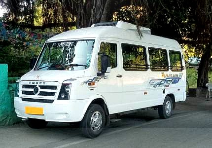 17 Seater Tempo Traveller