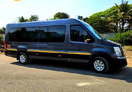 17 Seater Urbania Traveller